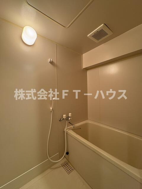 メゾン夏見の浴室