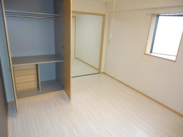 フェアリー西市の洋室