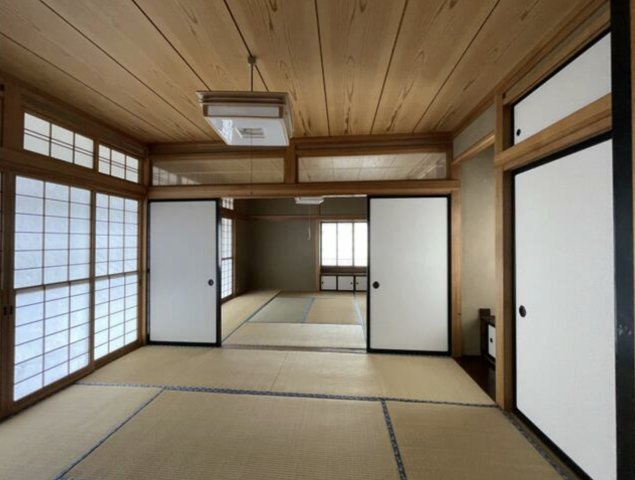 高屋字西浦　売り住宅の和室