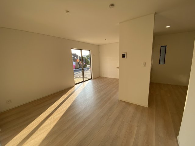 【平豊間第9】　全2棟／2号棟　＜ご成約特典として人気家電プレゼント中♪＞の居間・リビング|一緒に理想の住まいを見つけましょう！（＾＾）
お住まいの相談だけでなく、地域の事についても是非お気軽に尋ねてください！

