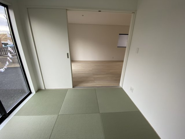 【いわき市小名浜大原第10／全3棟3号棟】　共働きの家族に住みやすい環境♪の和室|同施工　フローリングだけでなく、和室もあります