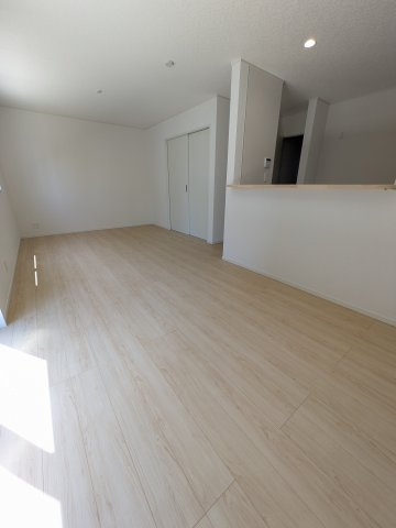 【平豊間第9】　全2棟／1号棟　＜ご成約特典として人気家電プレゼント中♪＞の居間・リビング|同施工　■リビングの写真です■　家族団らんの時間が増えそうなリビングですね。