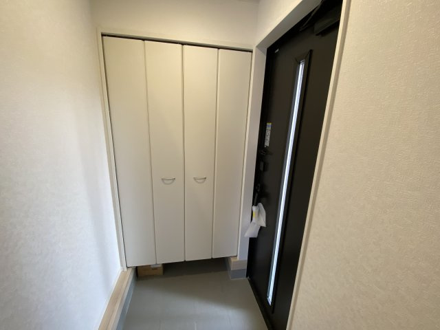 【中岡町第7】　全4棟／4号棟　＜期間限定キャンペーン開催♪＞の玄関|同施工　お洒落な玄関からの外出は気分が良いですね♪　