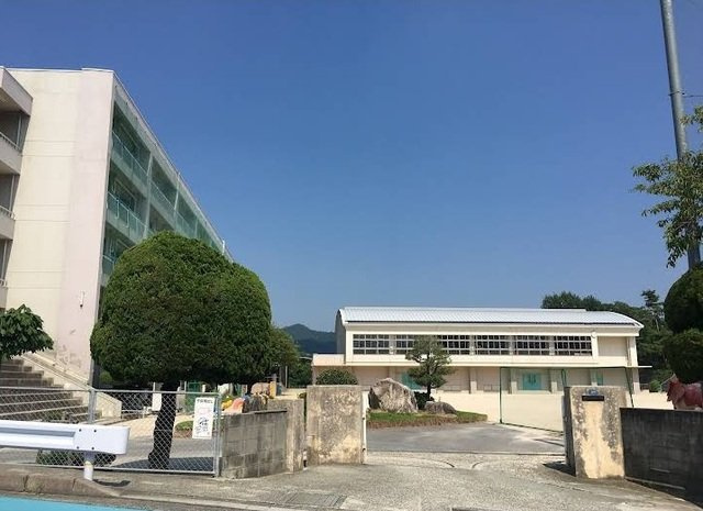 メープル焼山Ｂの周辺|昭和西小学校まで550m