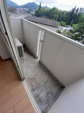 メープル焼山　Ｃのバルコニー|暖かな日差しのふりそそぐバルコニー