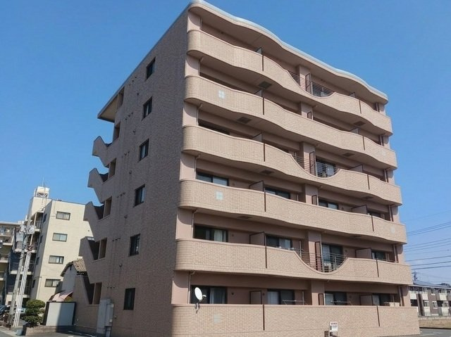 アバンツァートの外観