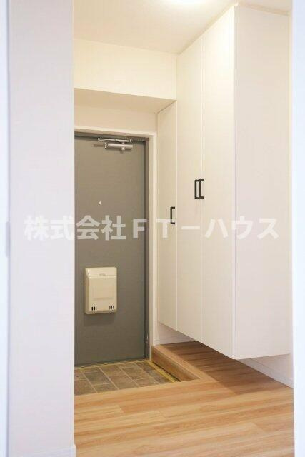 ライオンズマンション行徳の玄関