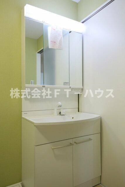 ライオンズマンション行徳の独立洗面台