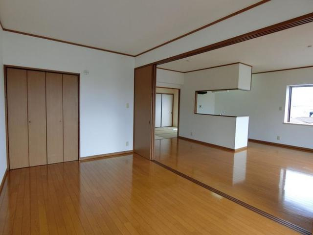 カーサあんとく弐番館の居間・リビング|ゆったりとした居間です