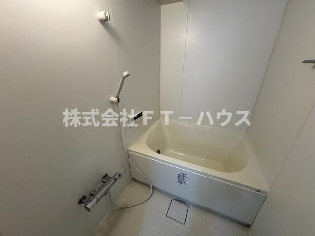 菅澤ビルの浴室