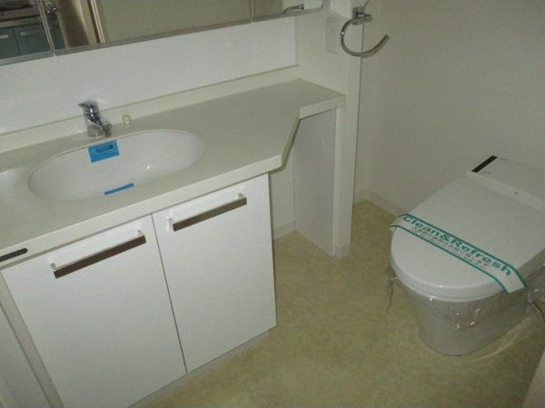 レジディア久屋大通の独立洗面台
