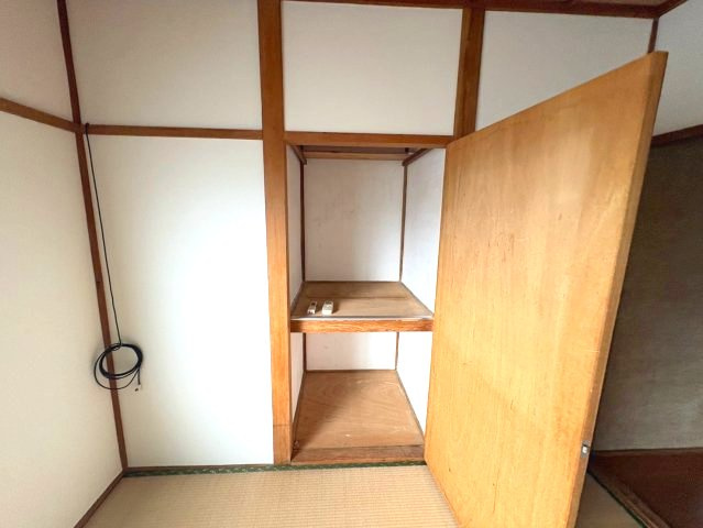 若松町2丁目戸建の収納