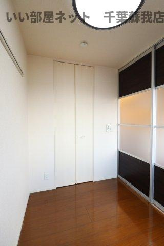 アミティエの洋室|落ち着いた色調の洋室です