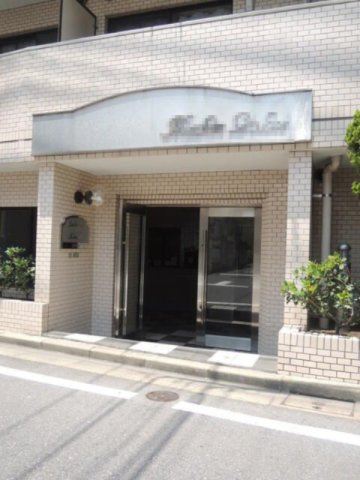 日神パレス竹の塚のエントランス