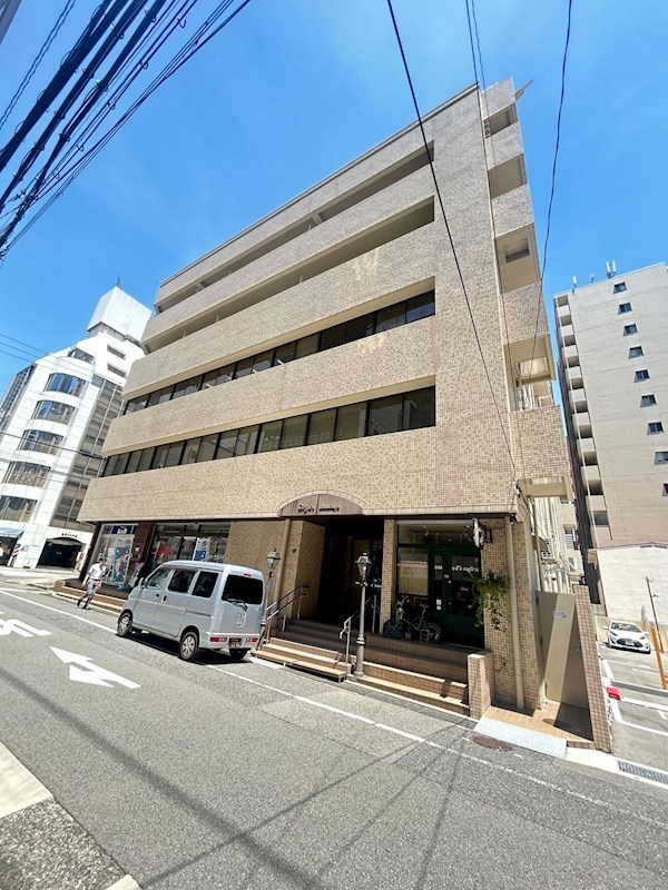 クラウンビルレジオン三宮の外観