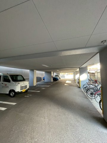 ドミール箱崎ＭⅢの駐車場