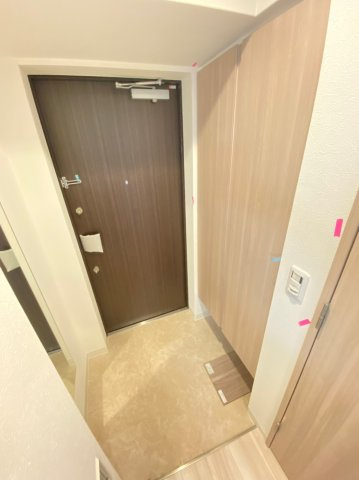 ワールドアイ難波南PORTAの玄関