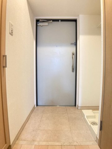 スプランディッド難波Ⅱの玄関