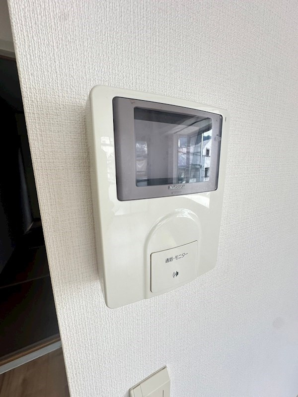白い小さなマンション六甲のセキュリティ