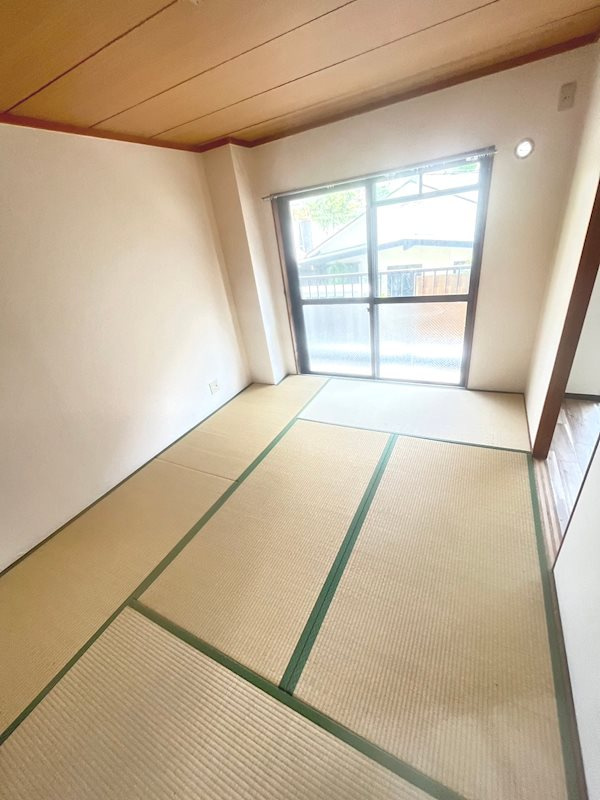 ロイヤルコート山本通の和室
