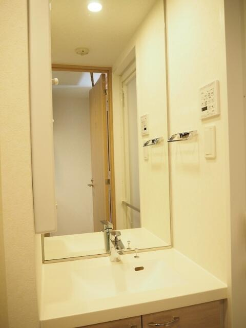 ルーブル三軒茶屋伍番館の洗面所
