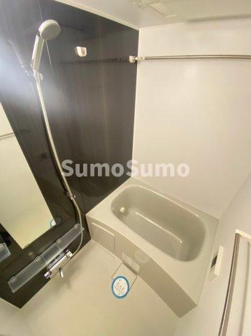 コンフォリア心斎橋EASTの浴室