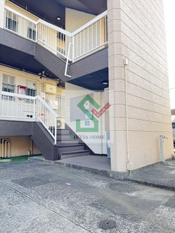氷川台コートのエントランス