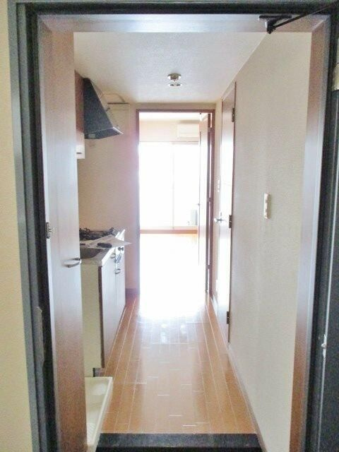 世田谷区三軒茶屋１丁目の賃貸マンションの玄関