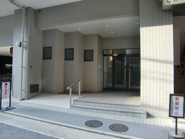 パークノヴァ六甲道のエントランス