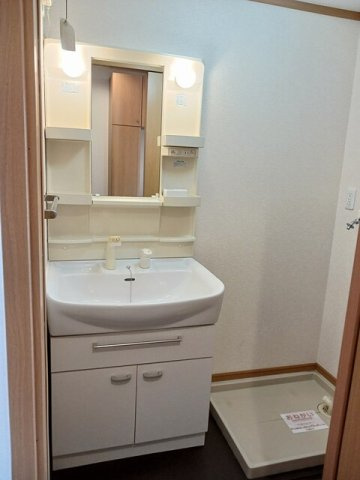 ルミエールⅠ　　刈谷市近郊の賃貸ならクラスホーム刈谷店の洗面所|ゆったりとスペースのある洗面所