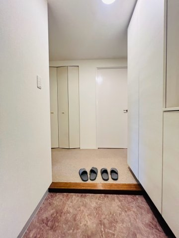 メゾン名谷の玄関