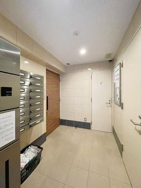 台東区千束３丁目の賃貸マンションのエントランス
