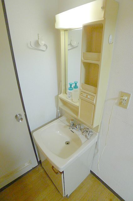 中里プレーンズの洗面所|※他号室写真です