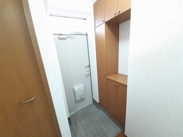 クレセールおおつ野Ｂの玄関|玄関
