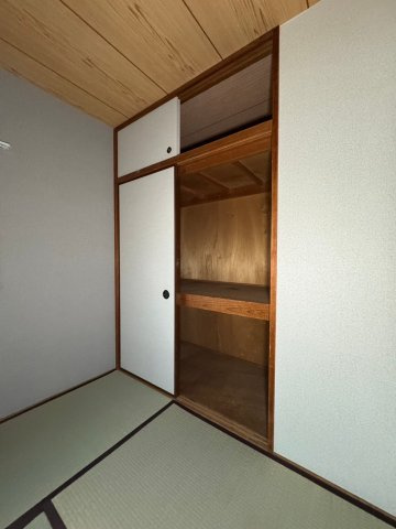 川崎市麻生区高石４丁目の賃貸マンションの収納
