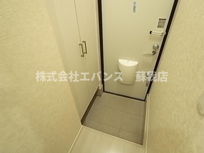 【玄関】 | ナリトモ蘇我Ｂ | 収納もある玄関です