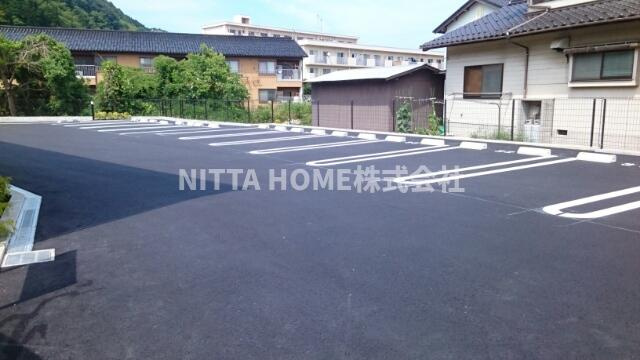 サンリット梶原Ⅱの駐車場|敷地内に駐車場も完備★