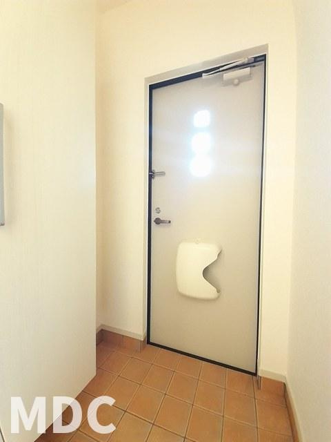 メラニー　Ａの玄関