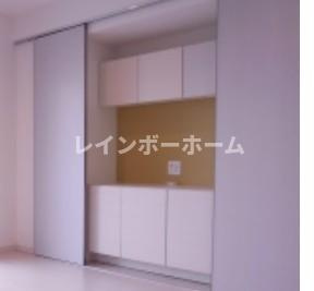 リブリ・東葛西の収納