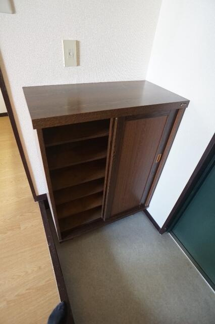 ソマール西竹の塚の玄関