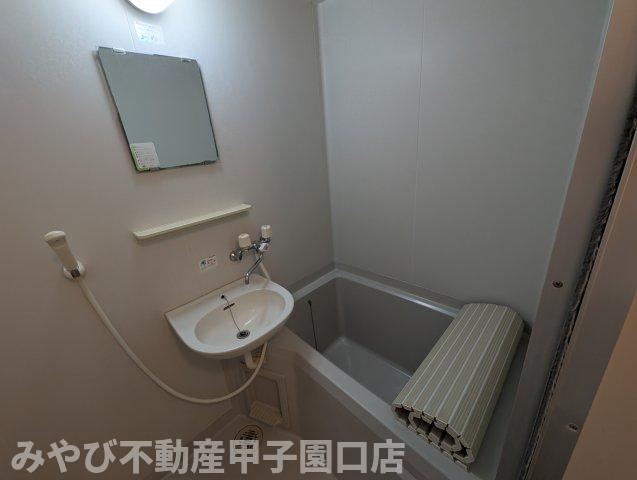 サニーテラス甲子園一番町の洗面所