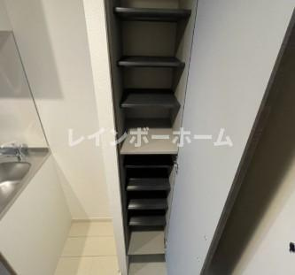 レア松戸　特典：仲介手数料が半額です!!の玄関