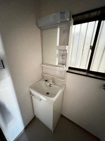高丸4丁目貸家の洗面所