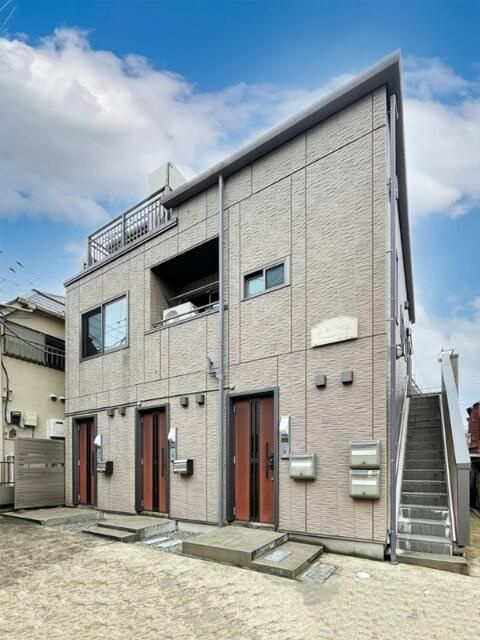 新宿区高田馬場４丁目の賃貸マンションの外観
