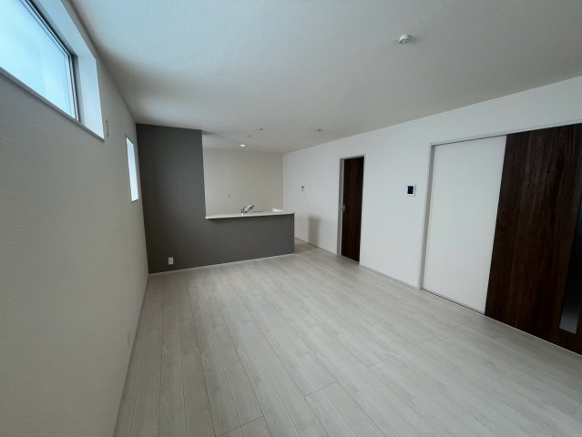 リーブルガーデン西原町幸地【1号棟】の居間・リビング