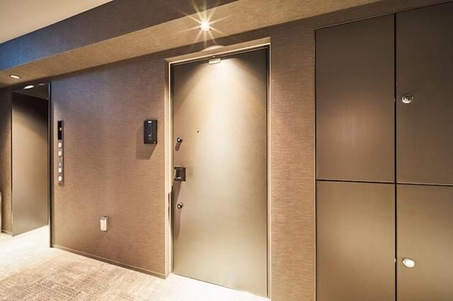 クレヴィアリグゼ錦糸町の玄関
