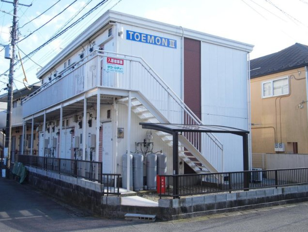 秦野市鶴巻南　売アパートの外観