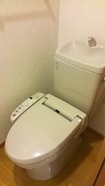 松戸市新松戸１丁目の賃貸マンションのトイレ