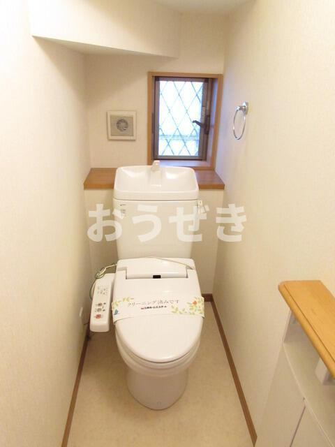 青木町戸建のトイレ