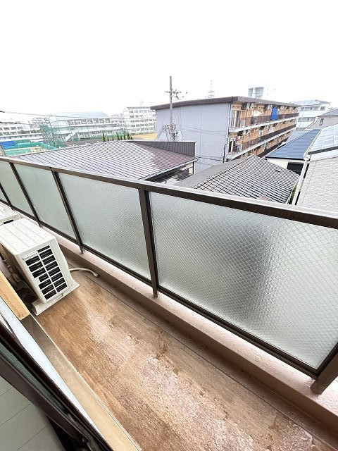 尼崎市武庫之荘６丁目の賃貸マンションのバルコニー